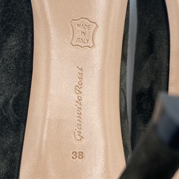 Gianvito Rossi Suede Pumps - Picture 10 of 11